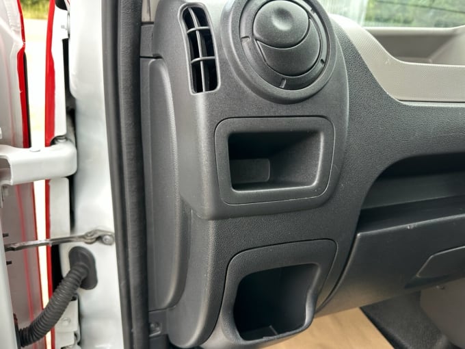 2025 Vauxhall Movano