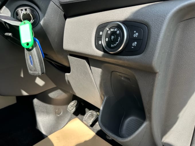 2025 Ford Transit Custom