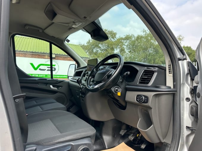 2025 Ford Transit Custom