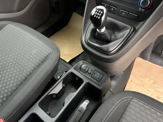 2025 Ford Transit Connect