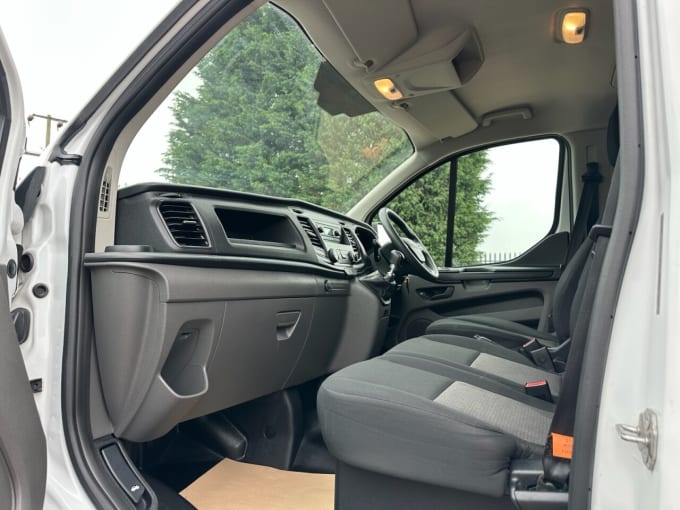 2025 Ford Transit Custom