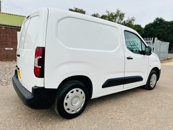 2025 Vauxhall Combo