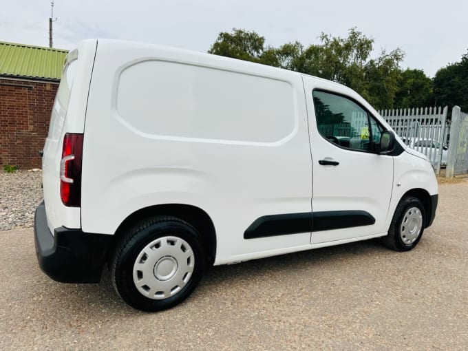 2025 Vauxhall Combo