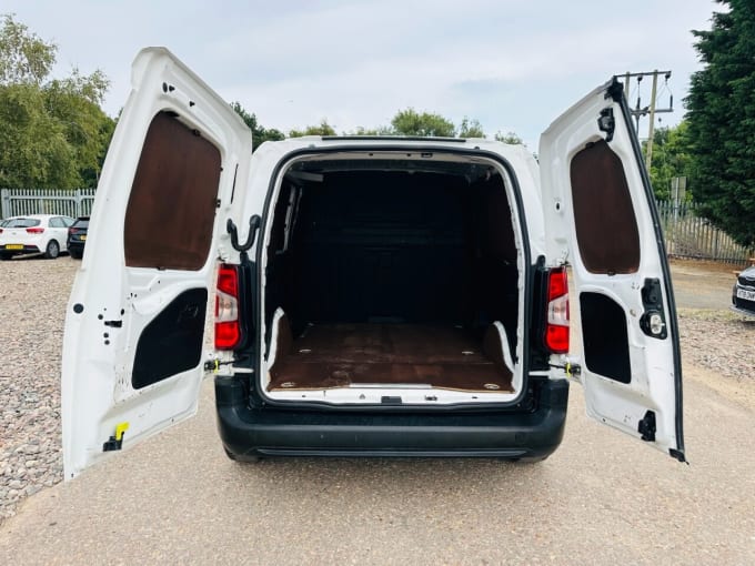 2025 Vauxhall Combo