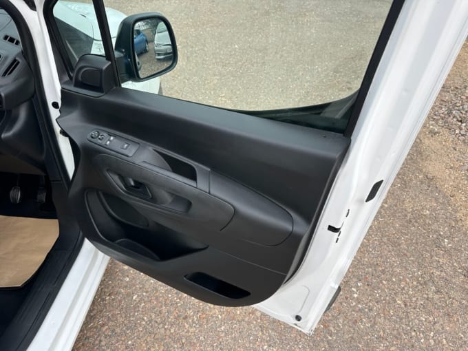 2025 Vauxhall Combo