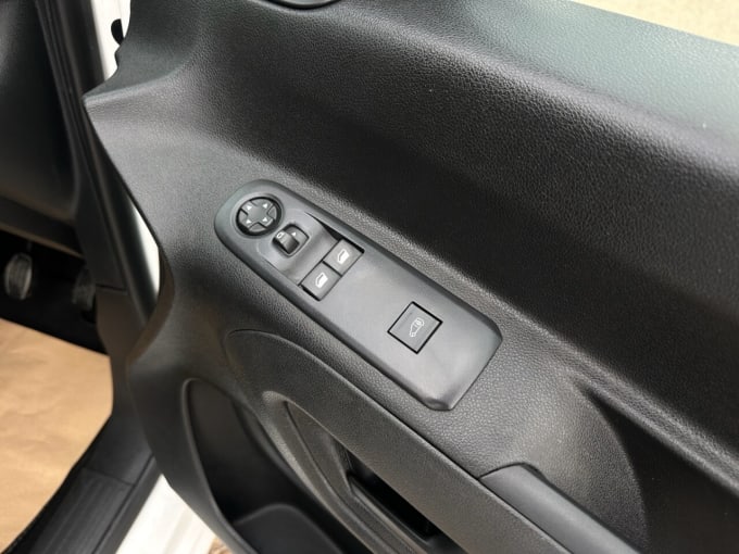 2025 Vauxhall Combo