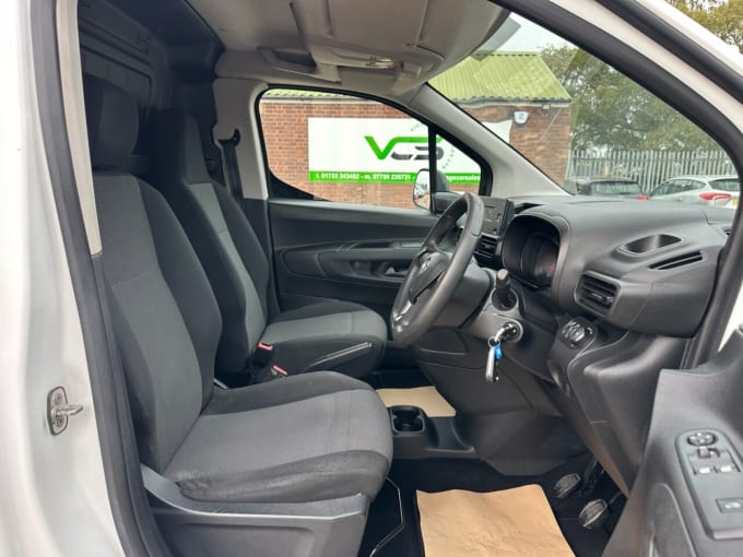 2025 Vauxhall Combo