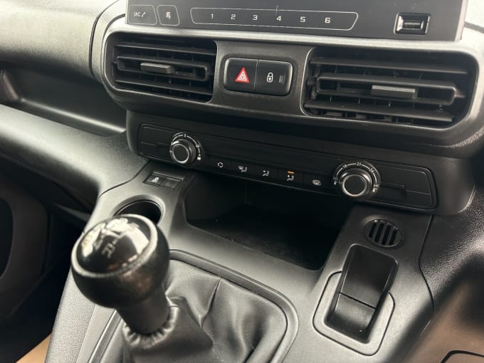 2025 Vauxhall Combo