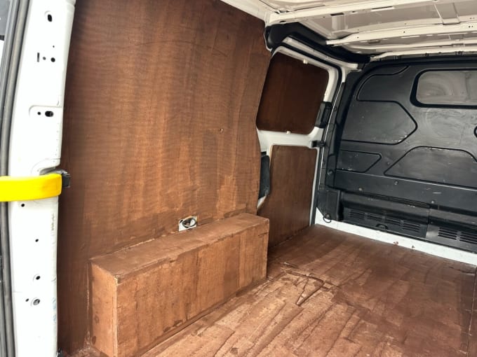 2025 Ford Transit Custom