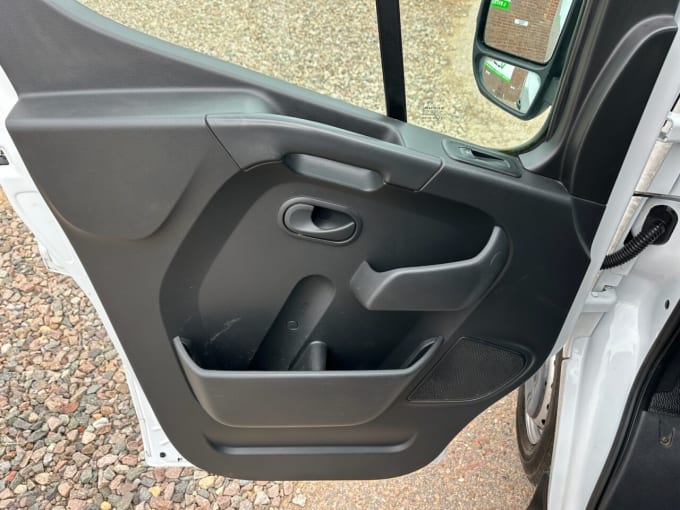 2025 Vauxhall Movano