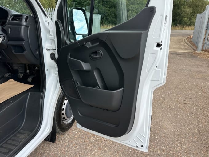 2025 Vauxhall Movano