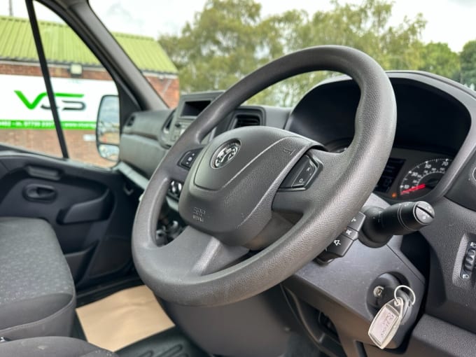 2025 Vauxhall Movano