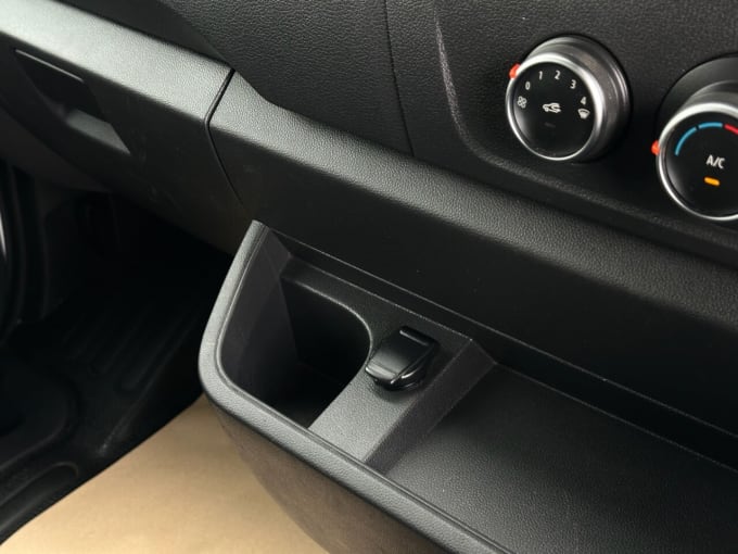 2025 Vauxhall Movano