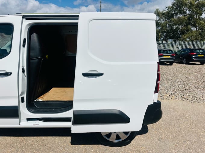 2025 Peugeot Partner