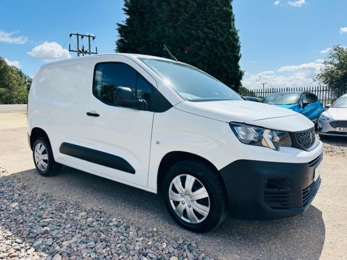 2025 Peugeot Partner