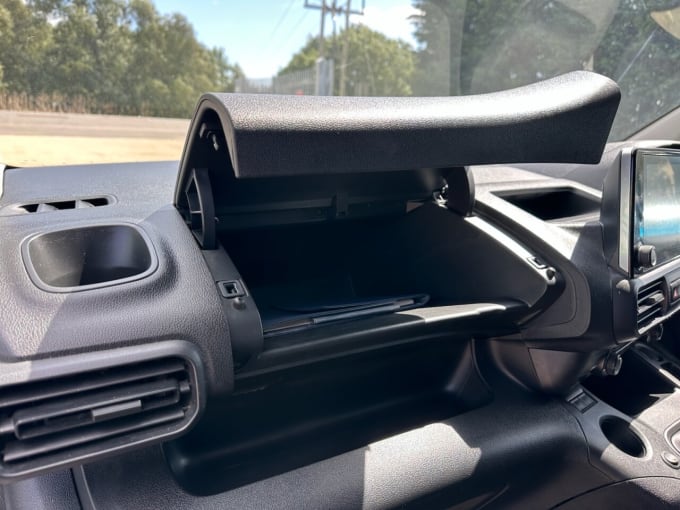2025 Peugeot Partner