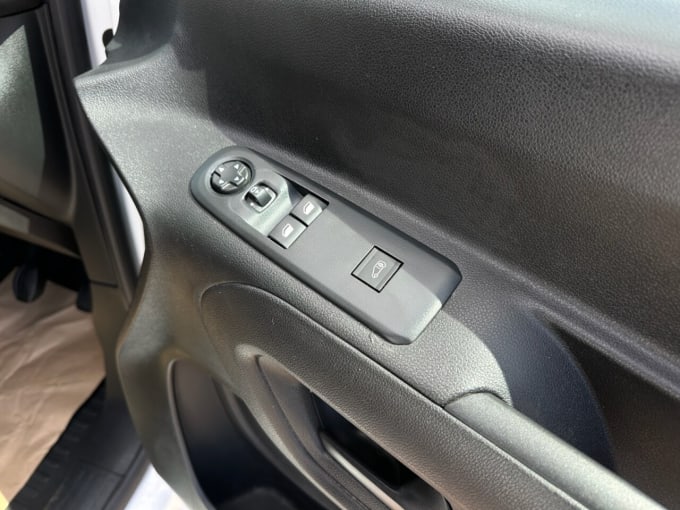 2025 Peugeot Partner