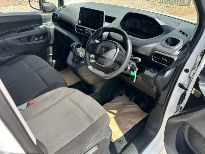 2025 Peugeot Partner