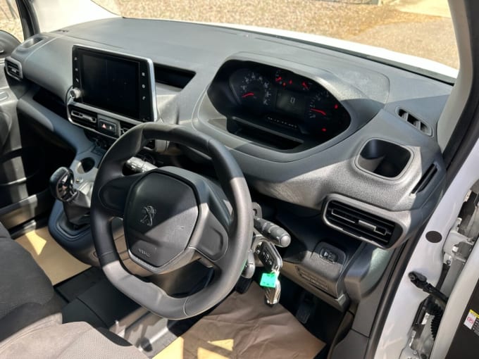 2025 Peugeot Partner