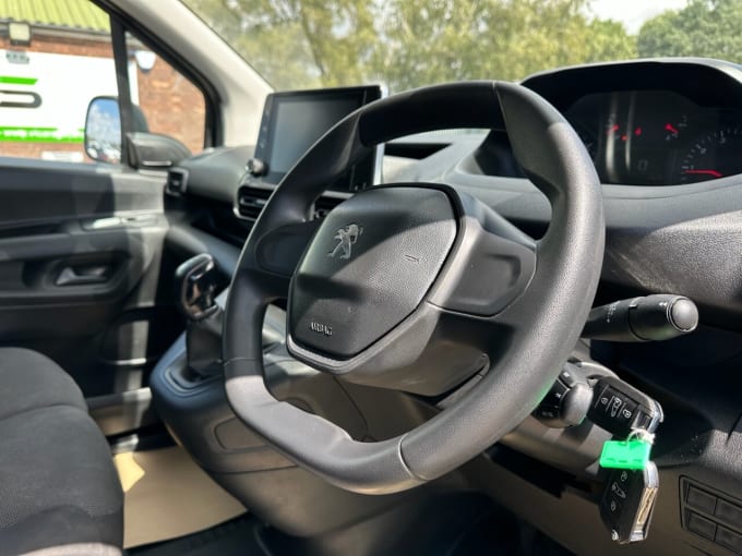 2025 Peugeot Partner
