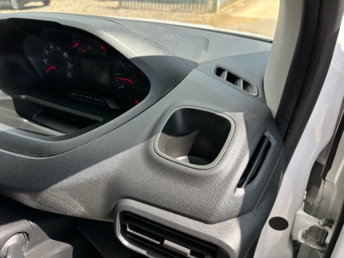 2025 Peugeot Partner