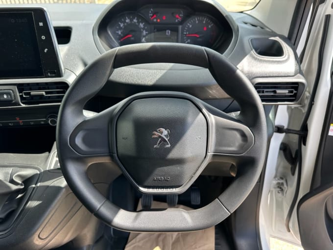 2025 Peugeot Partner