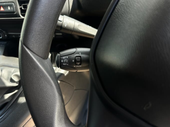 2025 Peugeot Partner