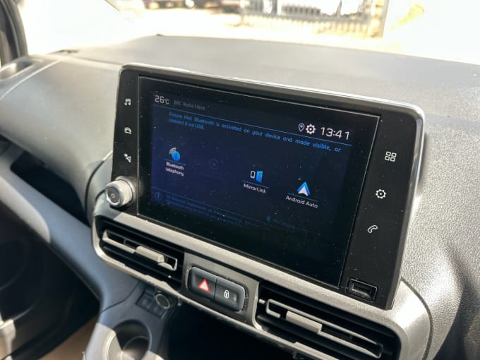 2025 Peugeot Partner