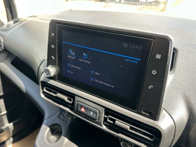 2025 Peugeot Partner