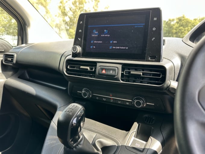 2025 Peugeot Partner