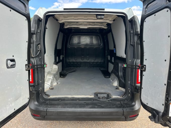 2025 Levc Vn5