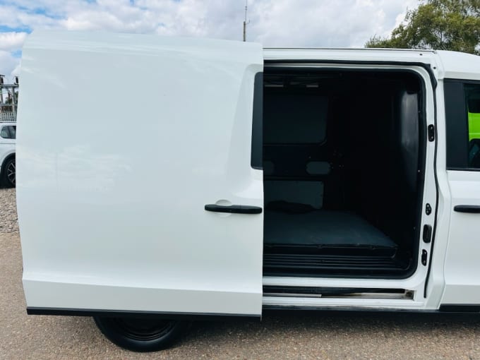 2025 Levc Vn5