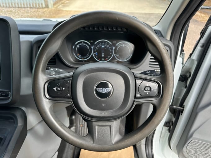 2025 Levc Vn5