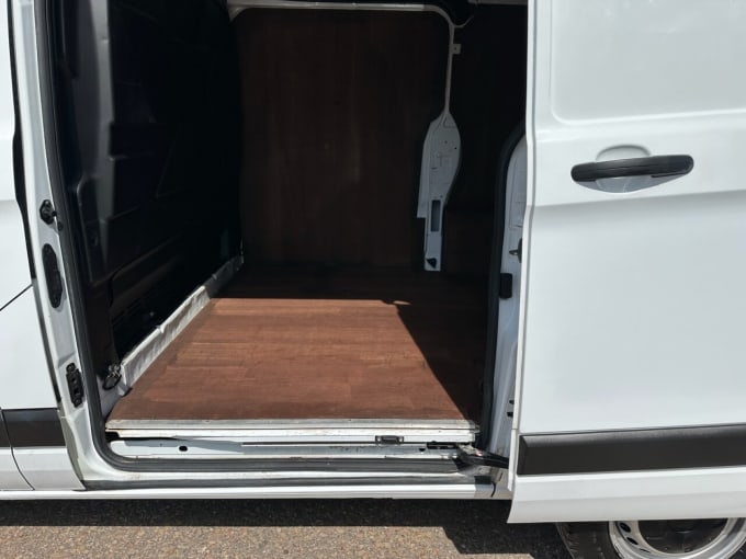 2025 Ford Transit Custom