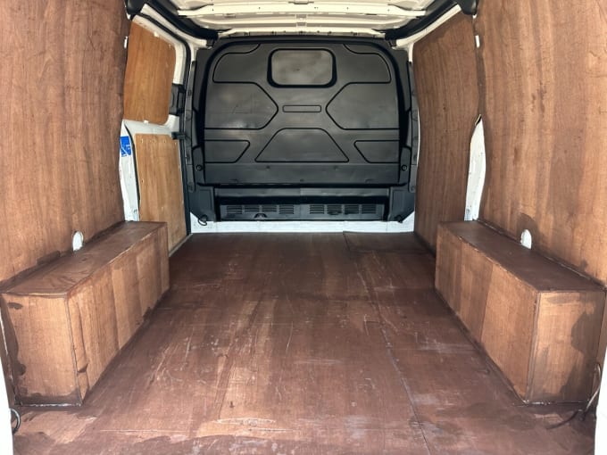 2025 Ford Transit Custom