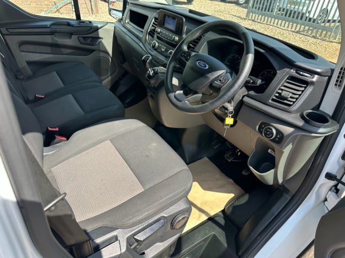 2025 Ford Transit Custom