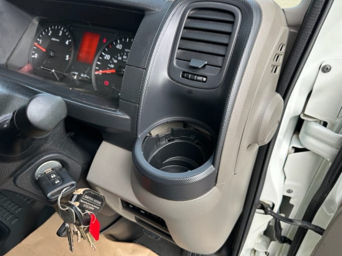 2025 Nissan Nt400 Cabstar