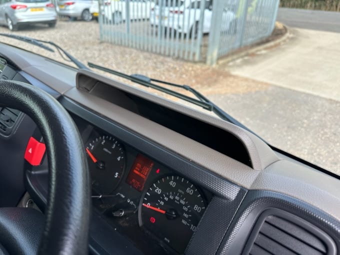 2025 Nissan Nt400 Cabstar