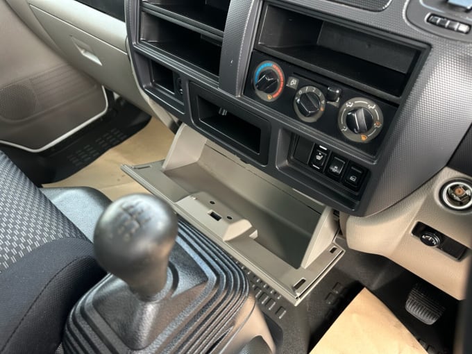 2025 Nissan Nt400 Cabstar