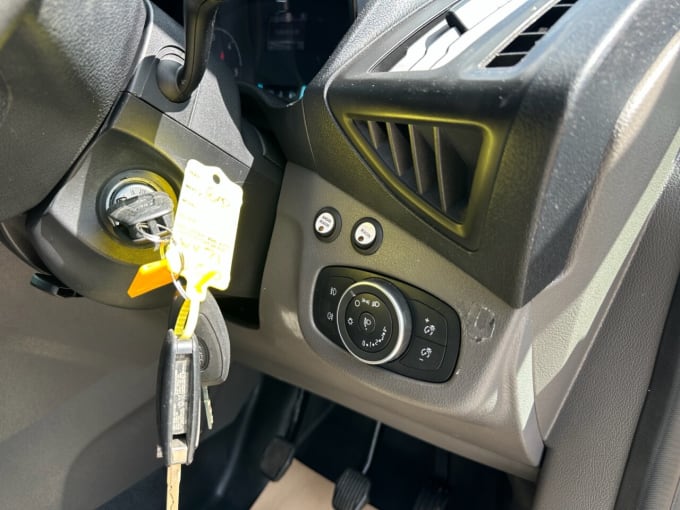 2025 Ford Transit Connect