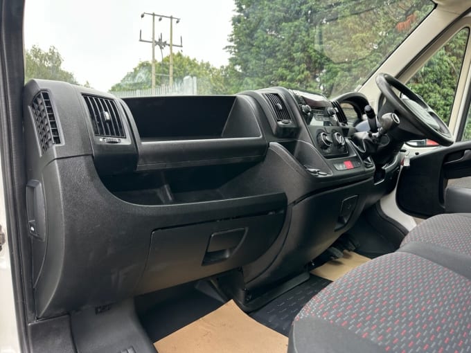 2025 Peugeot Boxer