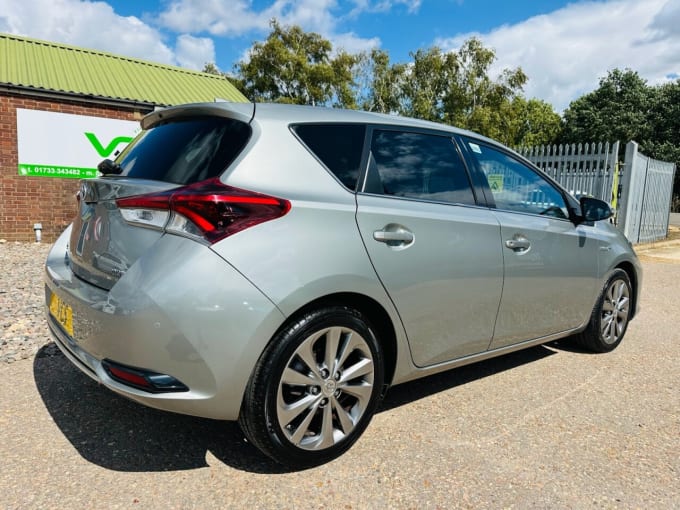 2025 Toyota Auris