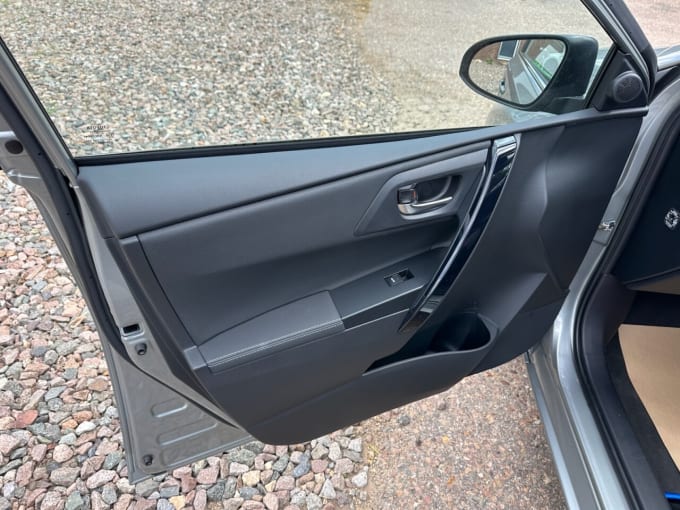 2025 Toyota Auris