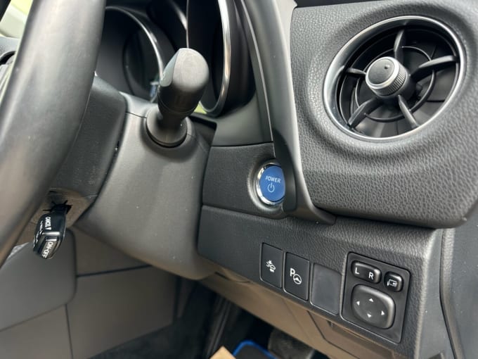 2025 Toyota Auris