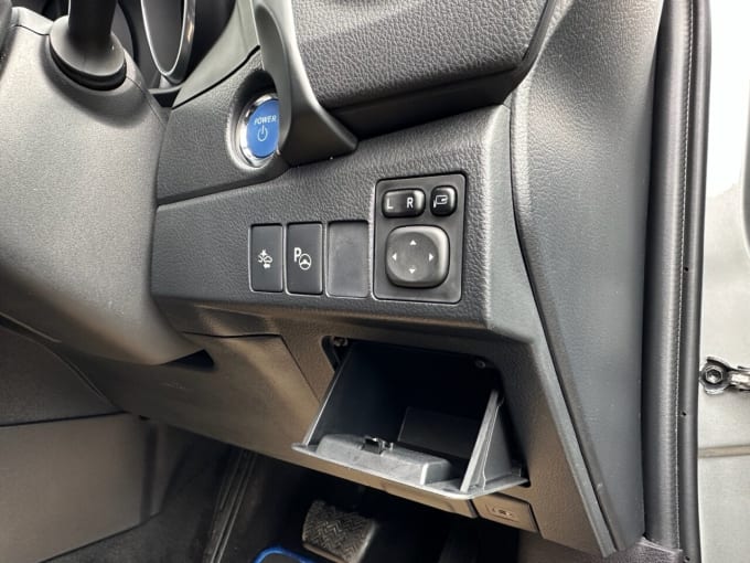 2025 Toyota Auris