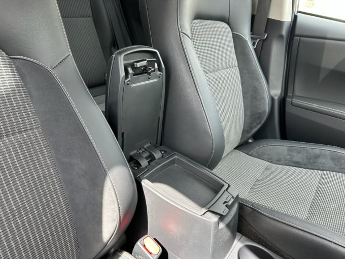 2025 Toyota Auris