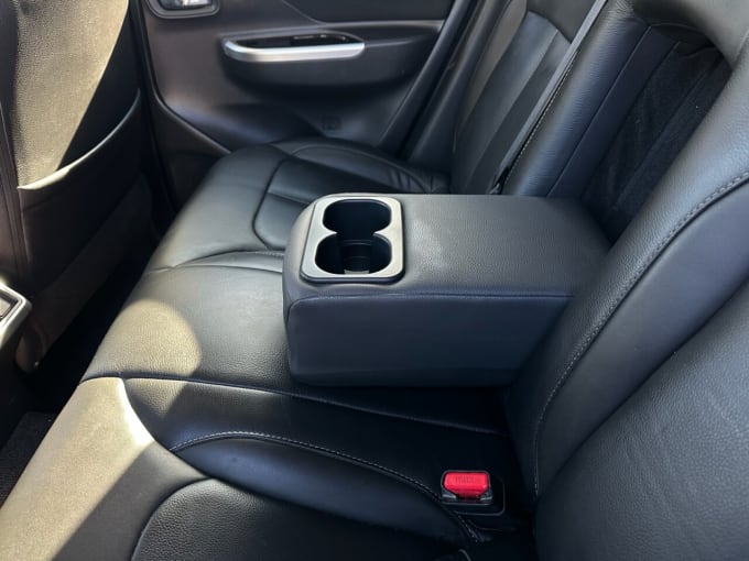 2020 Mitsubishi L200