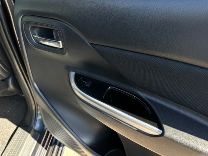 2020 Mitsubishi L200