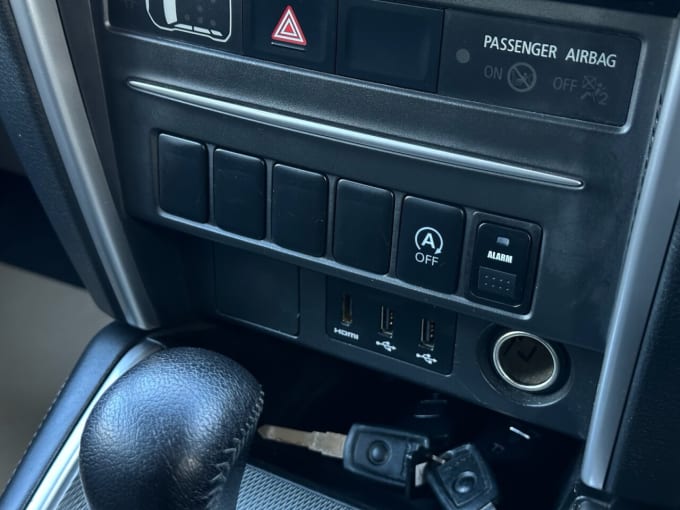 2020 Mitsubishi L200