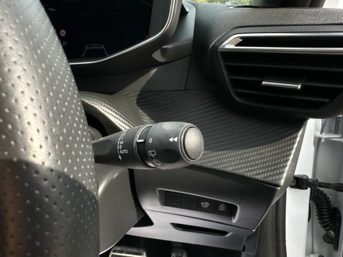2025 Peugeot 208